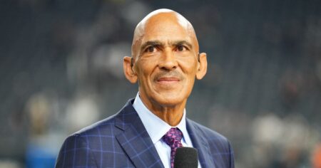 Tony Dungy recommence, cette fois en visant Taylor Swift et « différentes choses » qui ruinent le sport