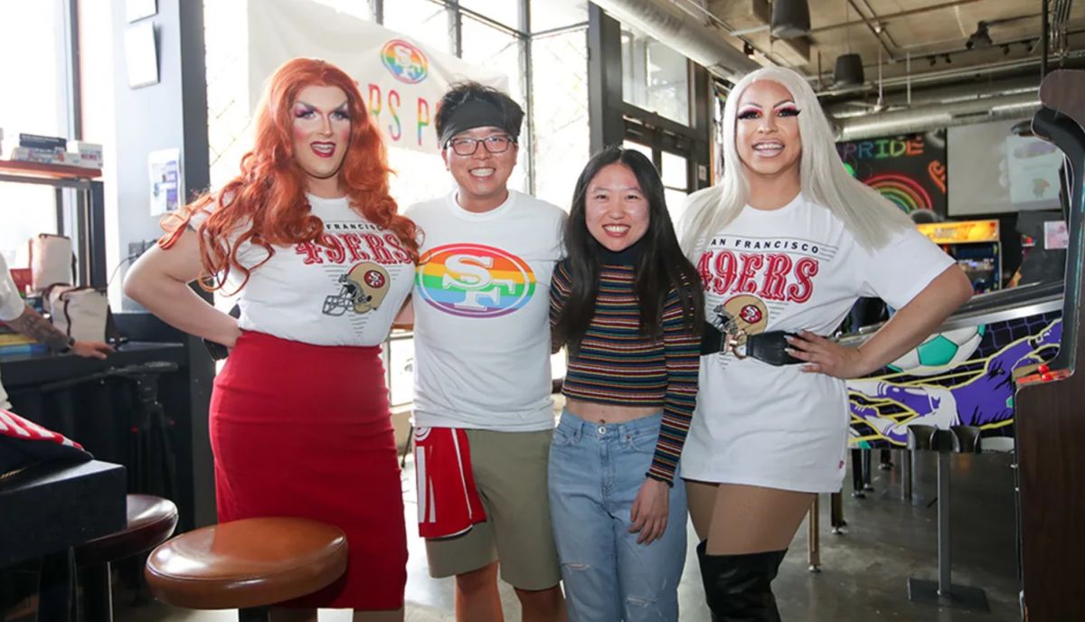 Soirée de surveillance des 49ers Pride avec des artistes de drag.