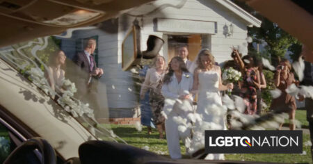 Mariage lesbien de Volkswagen et défilé de célébrités LGBTQ+ : à quel point les publicités du Super Bowl étaient-elles étranges ?