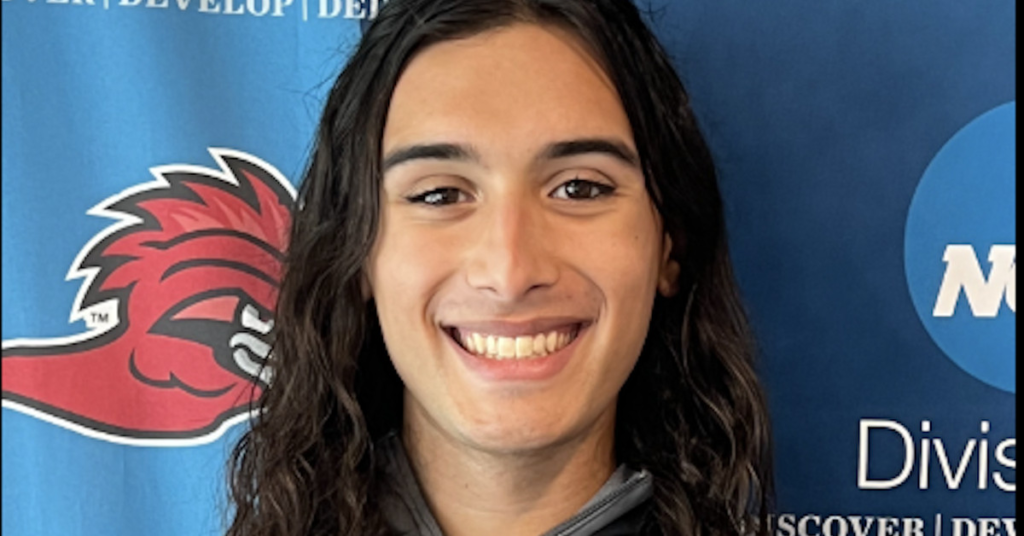 La nageuse trans Meghan Cortez-Fields obtient un podium et des records scolaires lors de la finale de la conférence La nageuse trans Meghan Cortez-Fields obtient un podium et des records scolaires lors de la finale de la conférence