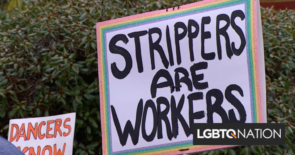 Les personnes LGBTQ+ se mobilisent pour une « Déclaration des droits des strip-teaseuses » qui mettrait également fin aux descentes de police dans les bars gays Les personnes LGBTQ+ se mobilisent pour une « Déclaration des droits des strip-teaseuses » qui mettrait également fin aux descentes de police dans les bars gays