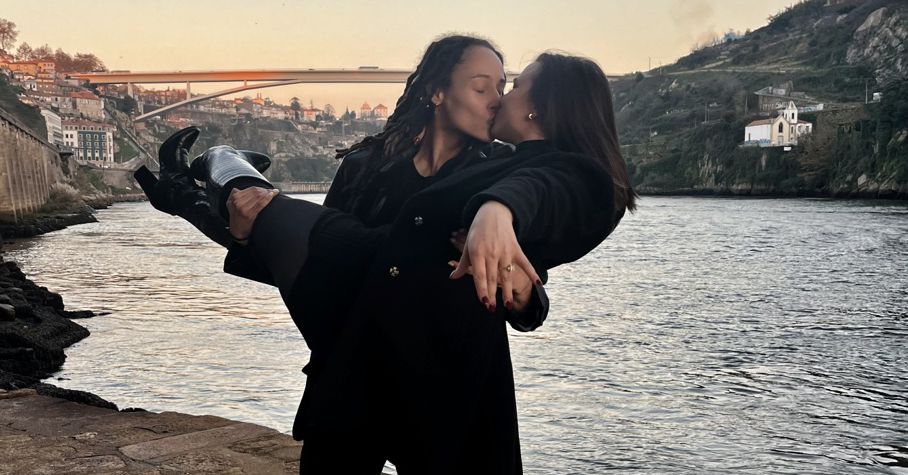 Ces athlètes Brandeis ont créé une vidéo de fiançailles parfaite, amusante et digne d’un évanouissement Ces athlètes Brandeis ont créé une vidéo de fiançailles parfaite, amusante et digne d'un évanouissement