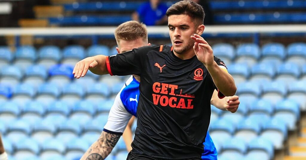 Jake Daniels a un impact sur les débuts d’un nouveau club alors que notre footballeur gay cherche à « donner le coup d’envoi » Jake Daniels a un impact sur les débuts d'un nouveau club alors que notre footballeur gay cherche à « donner le coup d'envoi »