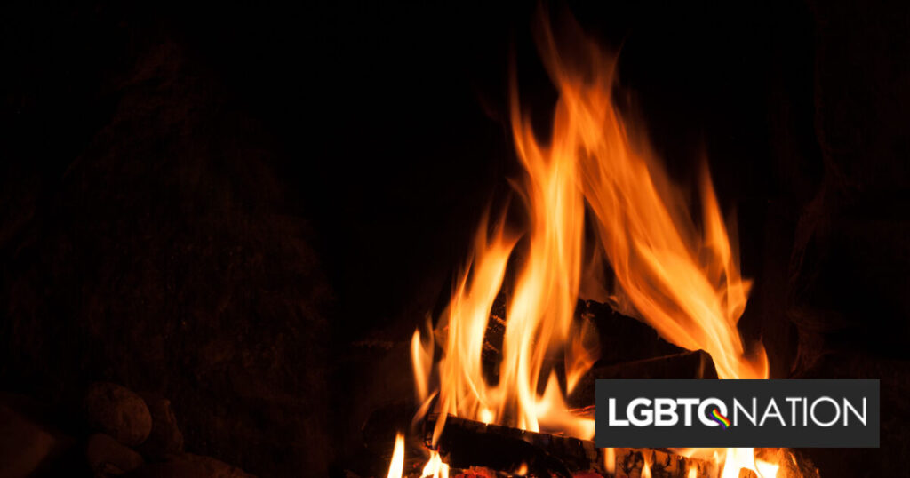 Un gardien de prison ivre aurait utilisé des insultes anti-LGBTQ+ avant de jeter une femme dans un foyer Un gardien de prison ivre aurait utilisé des insultes anti-LGBTQ+ avant de jeter une femme dans un foyer