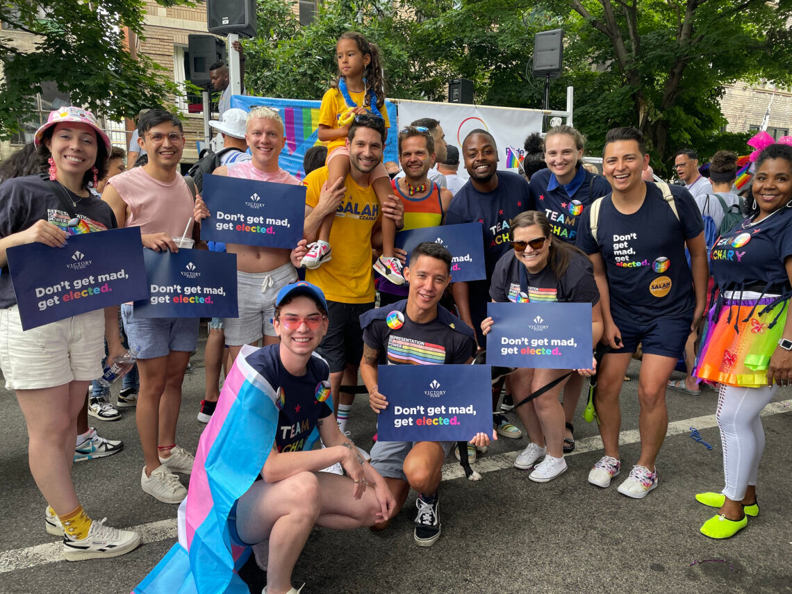Bénévoles du LGBTQ+ Victory Fund au défilé de la fierté.
