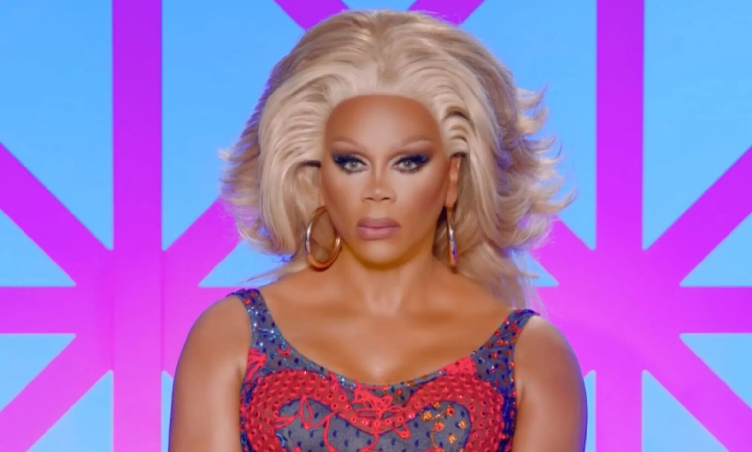 La reine britannique de Drag Race, éliminée, dit qu'elle était « prête à échouer » à cause du moment « inconfortable » de RuPaul RuPaul in the latest episode of RuPaul