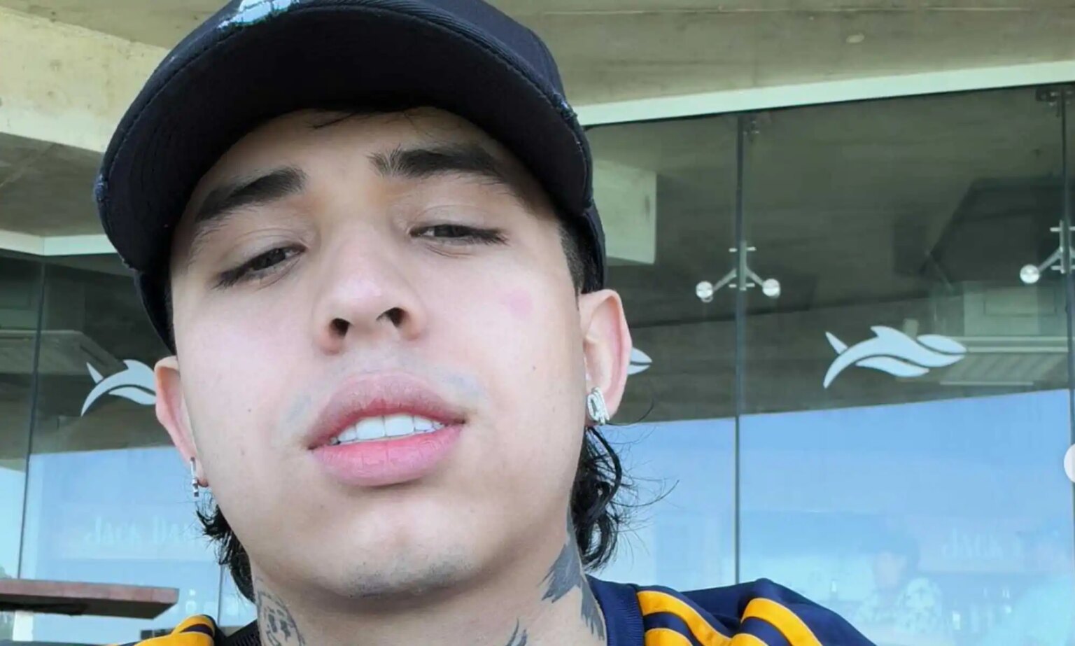 L'influenceur qui a déclaré qu'il « tirerait sur son fils gay » a reçu l'ordre d'éduquer ses adeptes sur l'homophobie Twitch streamer Luis Villa, known as WestCOL