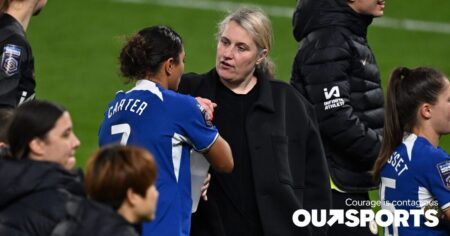 La manager de Chelsea, Emma Hayes, dit qu'elle avait tort de qualifier les relations avec ses coéquipiers d'"inappropriées"