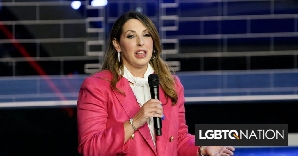 NBC lance la négationniste des élections et ex-chef du RNC, Ronna McDaniel, quelques jours après son embauche NBC lance la négationniste des élections et ex-chef du RNC, Ronna McDaniel, quelques jours après son embauche