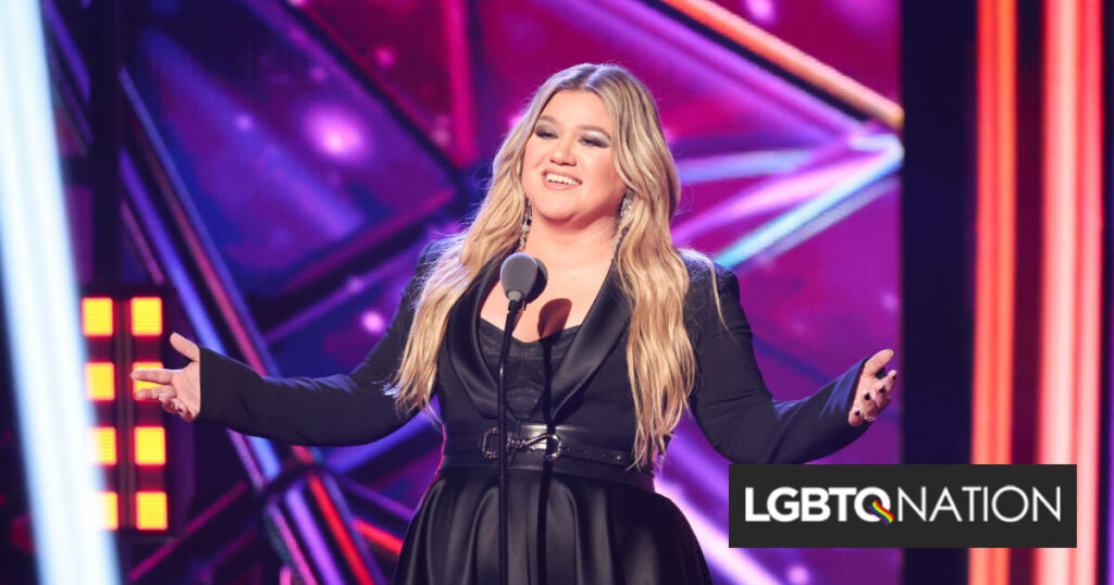 Kelly Clarkson et la chanson d'amour lesbienne populaire en 1927 Kelly Clarkson et la chanson d'amour lesbienne populaire en 1927