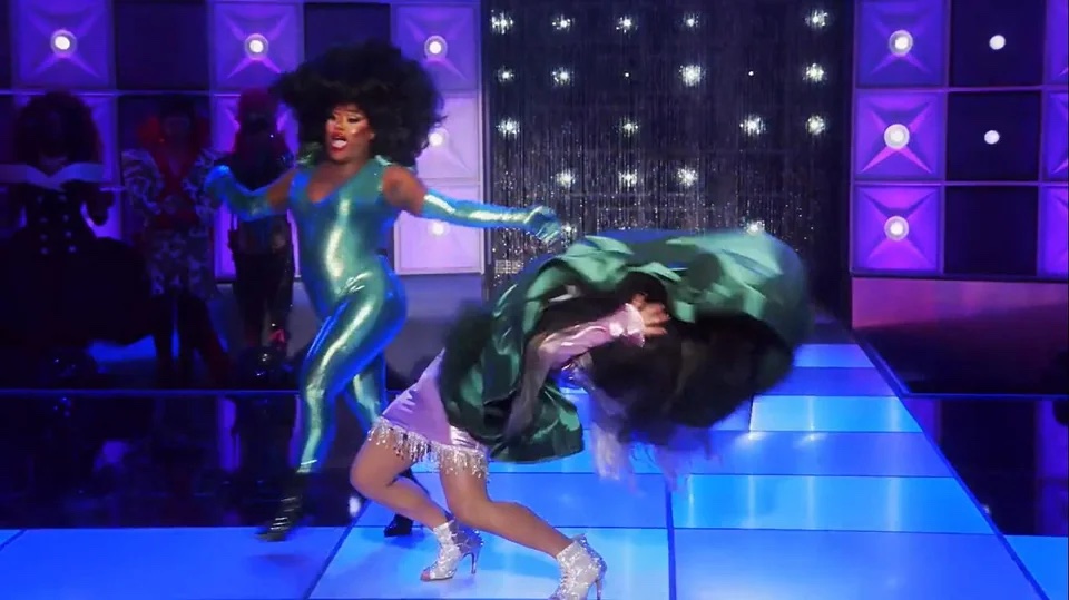 C'était la meilleure synchronisation labiale de la saison 16 de Drag Race jusqu'à présent C'était la meilleure synchronisation labiale de la saison 16 de Drag Race jusqu'à présent