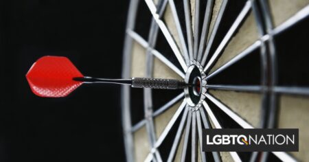 La star des Trans Darts fait face à une réaction « insensée » après avoir remporté des titres contre des hommes et des femmes la même semaine