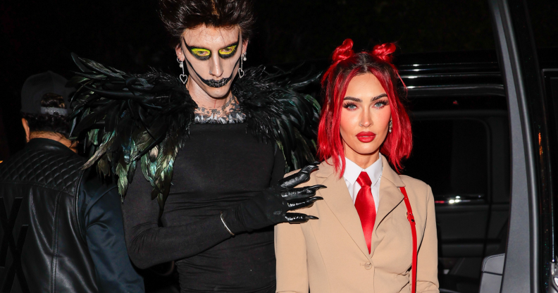 Megan Fox défend le rituel sanguin de Machine Gun Kelly : « Les filles laissent les gars qu'ils ne connaissent pas jouir dans leur bouche » Megan Fox défend le rituel sanguin de Machine Gun Kelly : « Les filles laissent les gars qu'ils ne connaissent pas jouir dans leur bouche »