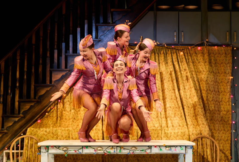 Sam Mendes met en scène une nouvelle pièce captivante, The Hills of California – critique Sam Mendes met en scène une nouvelle pièce captivante, The Hills of California – critique