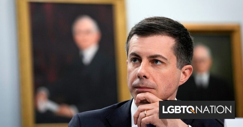 Pete Buttigieg critique Donald Trump pour son manque de compassion envers les victimes de l'effondrement d'un pont Pete Buttigieg critique Donald Trump pour son manque de compassion envers les victimes de l'effondrement d'un pont
