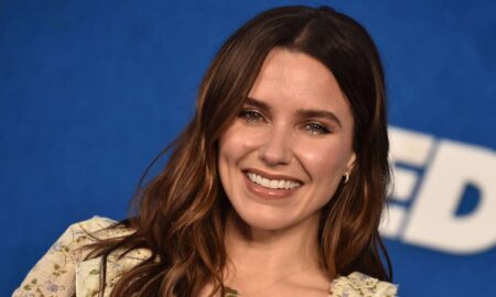 L'actrice de "One Tree Hill" Sophia Bush confirme sa relation avec la star du football Ashlyn Harris