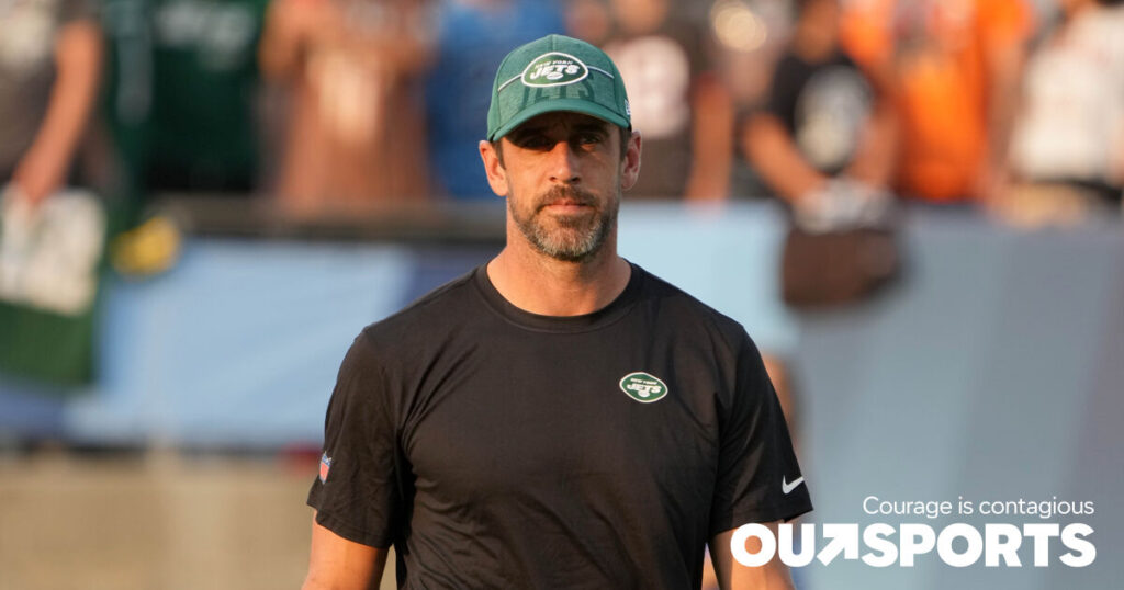 Aaron Rodgers affirme que le sida a été créé par le gouvernement américain dans les années 1980 Aaron Rodgers affirme que le sida a été créé par le gouvernement américain dans les années 1980