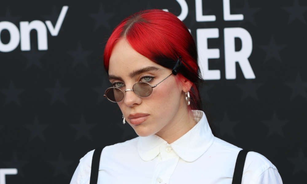 Billie Eilish a été « amoureuse des filles » toute sa vie Billie Eilish a été « amoureuse des filles » toute sa vie