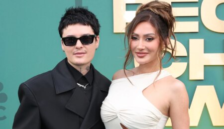 SANTA MONICA, CALIFORNIA - FEBRUARY 18: (L-R) Jesse Sullivan and Francesca Farago attend the 2024 People's Choice Awards at Barker Hangar on February 18, 2024 in Santa Monica, California. (Photo by Monica Schipper/Getty Images)