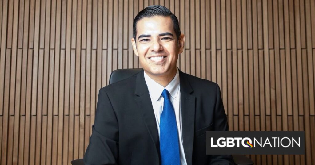 Le représentant gay Robert Garcia remporte un prix pour être l'un des membres « les plus assoiffés » du Congrès Le représentant gay Robert Garcia remporte un prix pour être l'un des membres « les plus assoiffés » du Congrès
