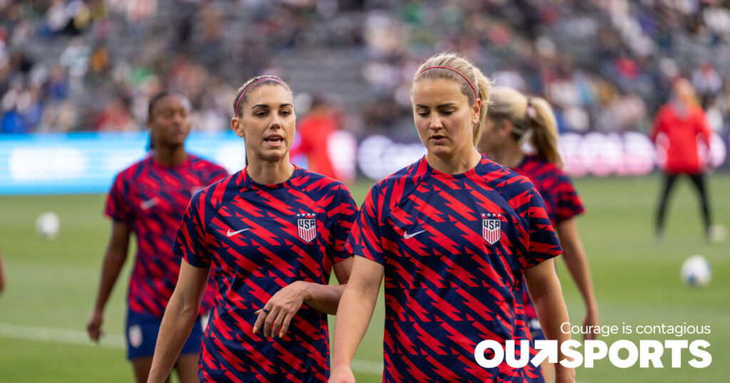 Les fans LGBTQ ont assuré qu'ils étaient « entendus et vus » alors que le duo de l'USWNT répond aux messages anti-gay de Korbin Albert Les fans LGBTQ ont assuré qu'ils étaient « entendus et vus » alors que le duo de l'USWNT répond aux messages anti-gay de Korbin Albert