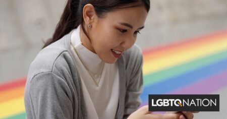 Maman et son fils créent une application pour assurer la sécurité des personnes LGBTQ+