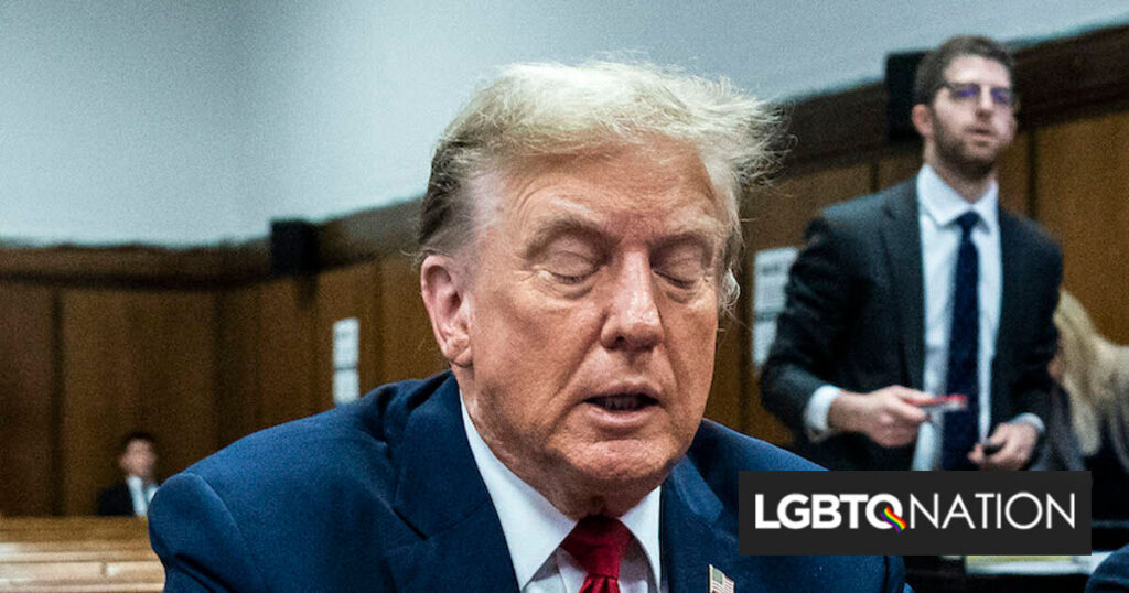 Trump se serait endormi le premier jour de son procès secret Trump se serait endormi le premier jour de son procès secret