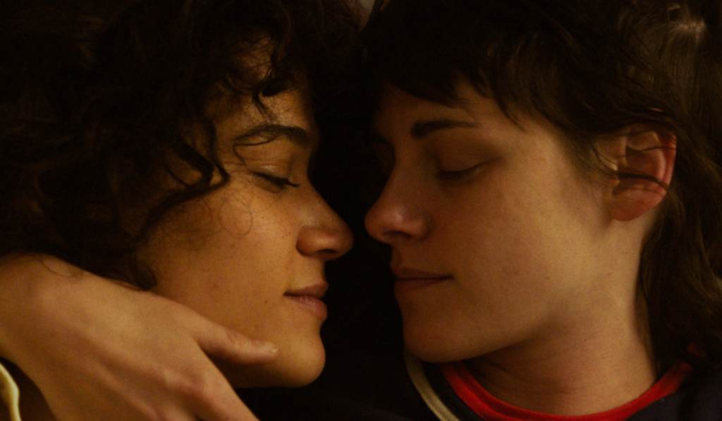 Pour Katie O'Brian, Love Lies Bleeding est comme une drogue saphique Pour Katie O'Brian, Love Lies Bleeding est comme une drogue saphique