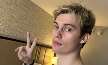 Nicholas Galitzine discute du rôle de personnages queer en tant qu'acteur hétérosexuel