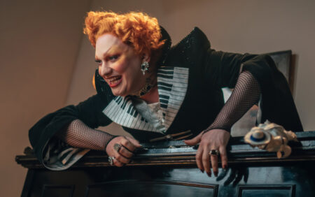 « Donnez-lui un BAFTA ! » : les fans de Drag Race réagissent aux débuts de Jinkx Monsoon sur Doctor Who