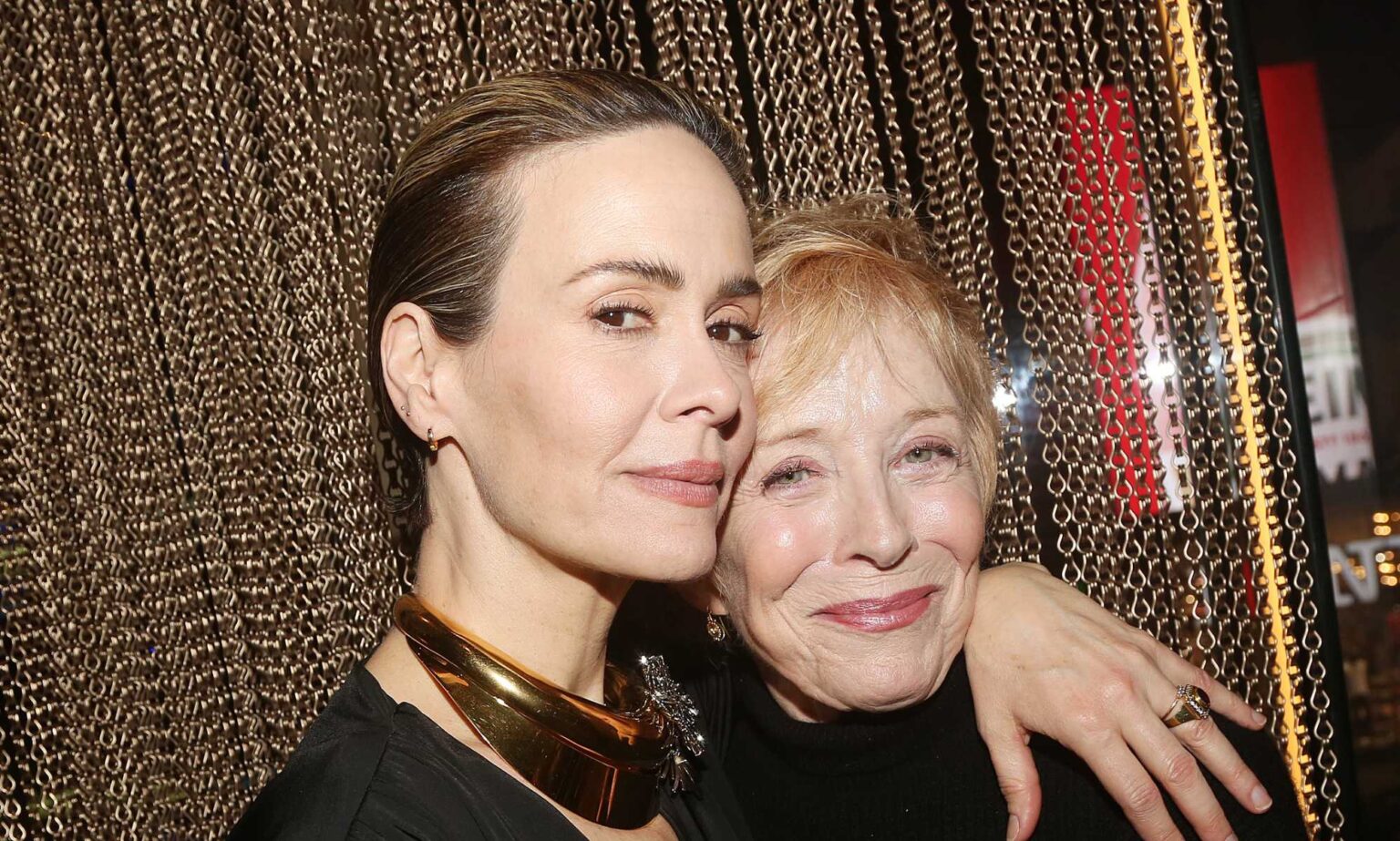 Sarah Paulson partage un secret surprenant pour réussir sa relation avec Holland Taylor Sarah Paulson and Holland Taylor