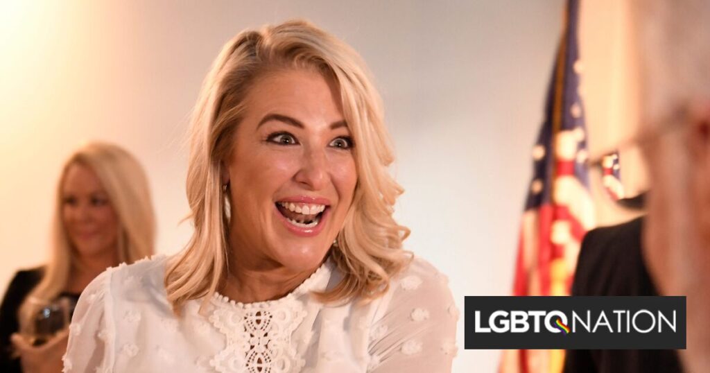 Moms for Liberty prépare son retour pour la saison électorale après un scandale à trois et des allégations de viol Moms for Liberty prépare son retour pour la saison électorale après un scandale à trois et des allégations de viol