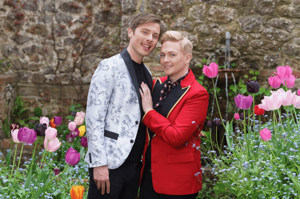 Tout ce que vous devez savoir sur le comédien Stephen Bailey et son mari Comedian Stephen Bailey and his husband Rich Taylor