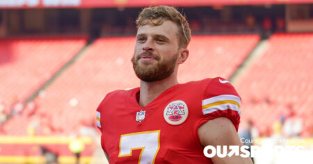 Harrison Butker prononce un autre discours et dit qu'il pensait tous les mots homophobes et sexistes