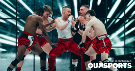 L'Eurovision devient gay pour la boxe alors qu'Olly Alexander chante dans le « vestiaire dystopique d'un gymnase »
