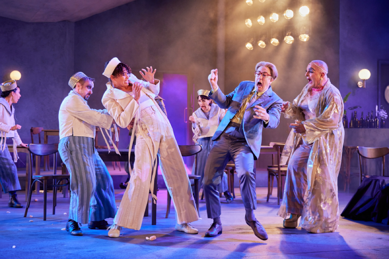 La nouvelle production de Twelfth Night est un récit délicieusement campant et queer – critique La nouvelle production de Twelfth Night est un récit délicieusement campant et queer – critique