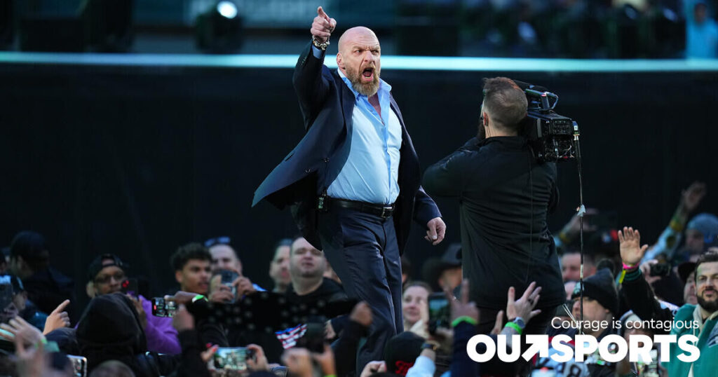 La relation continue de la WWE avec le gouvernement saoudien sape son message de « nouvelle ère » La relation continue de la WWE avec le gouvernement saoudien sape son message de « nouvelle ère »