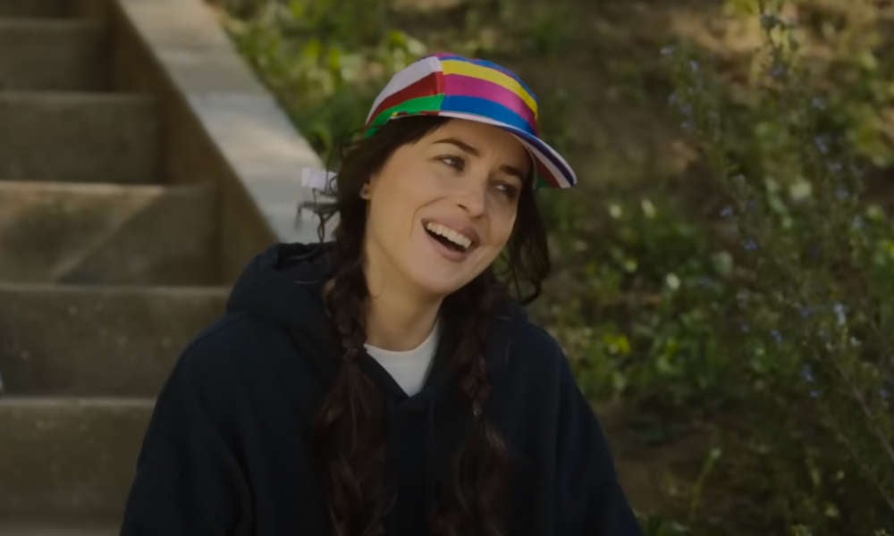 Regarder : La lesbienne de Dakota Johnson « Est-ce que je vais bien ? » Bande-annonce et découvrez la connexion avec Ellen DeGeneres Regarder : La lesbienne de Dakota Johnson « Est-ce que je vais bien ? » Bande-annonce et découvrez la connexion avec Ellen DeGeneres