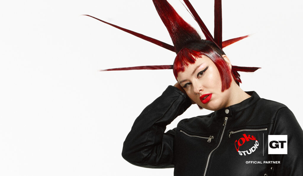 Apprenez à connaître la star hyperpop de Glasgow Bobbi Arlo Apprenez à connaître la star hyperpop de Glasgow Bobbi Arlo