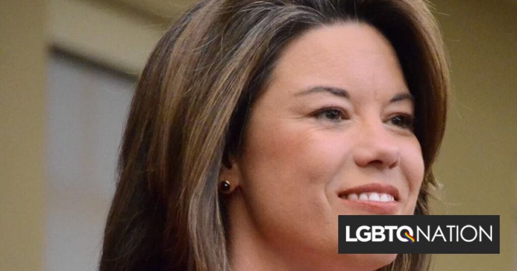 Les législateurs dévoilent un plan pour mettre fin aux abus « déchirants » contre les aînés LGBTQ+ dans tout le pays Les législateurs dévoilent un plan pour mettre fin aux abus « déchirants » contre les aînés LGBTQ+ dans tout le pays