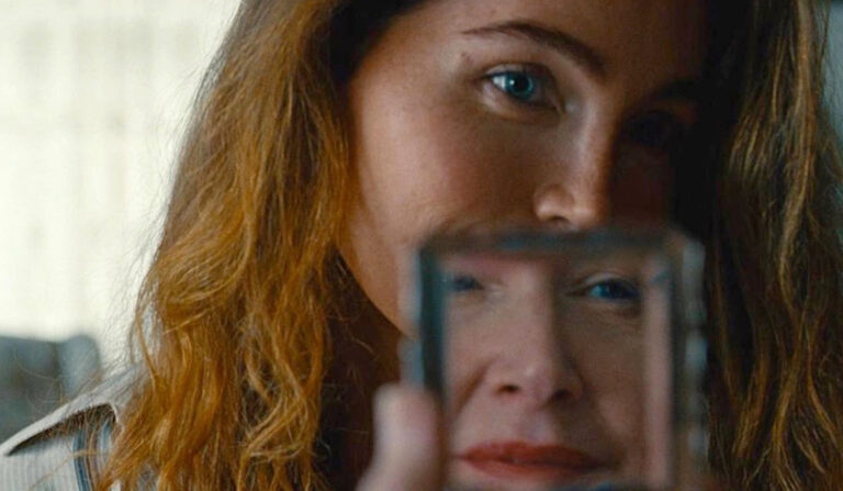 "Monica" de Trace Lysette rappelle que l'expérience trans est bien plus qu'un moment d'apprentissage