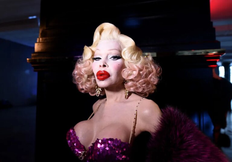 Cinq faits fascinants sur l'icône transgenre du « Club Kid » Amanda Lepore Cinq faits fascinants sur l'icône transgenre du "Club Kid" Amanda Lepore
