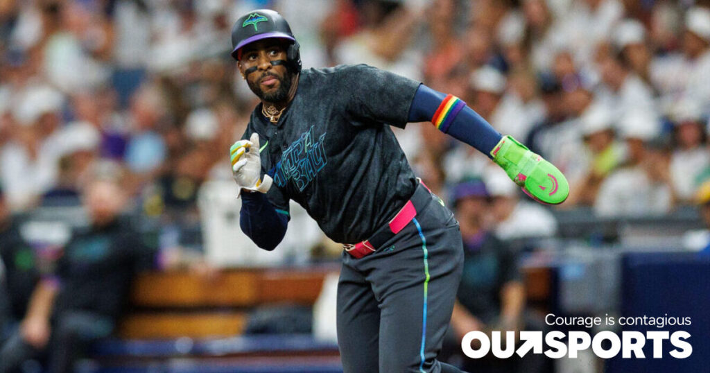 Les Rays de Tampa Bay font vibrer les bracelets et les chaussures Pride, et notre piège à soif est un fan de Prince qui frappe les RH Les Rays de Tampa Bay font vibrer les bracelets et les chaussures Pride, et notre piège à soif est un fan de Prince qui frappe les RH