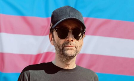 Le légendaire allié LGBTQ+, David Tennant, brise Internet avec un autre t-shirt incroyable sur les droits des trans
