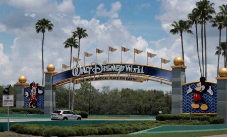 Disney continue de faire des dons à des groupes liés aux politiciens qui ont voté pour la loi Don't Say Gay en Floride