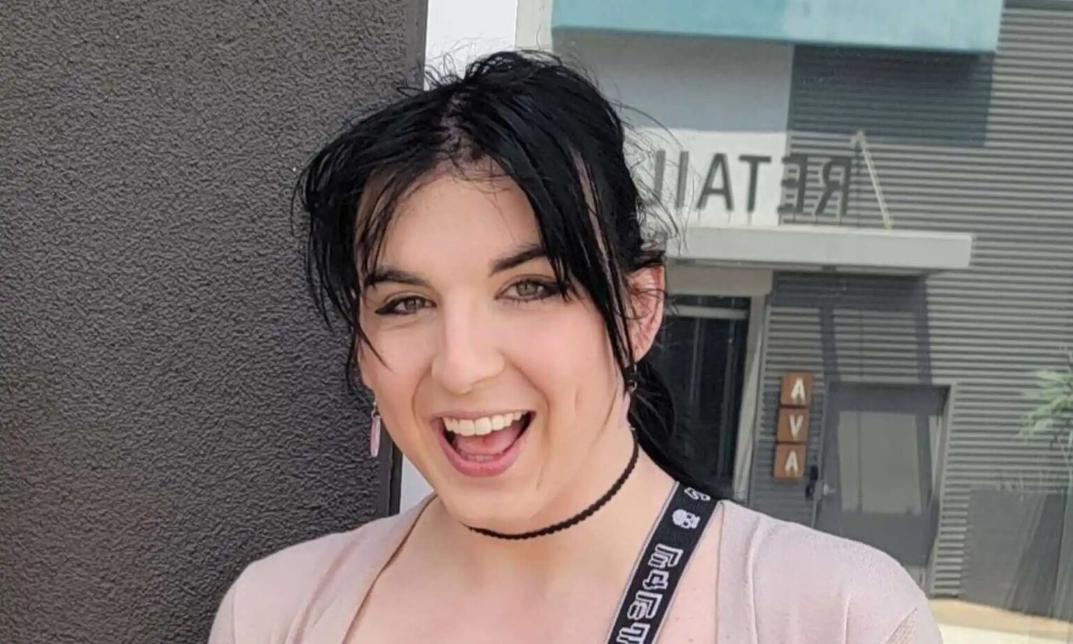 Katie Tyson dit clairement qu'elle soutient son ex-femme Ava après que des trolls anti-trans utilisent son fils comme « appât à clics » Ava Kris Tyson