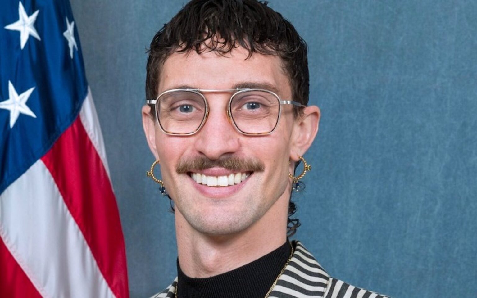 Un responsable queer de la Maison Blanche répond après avoir essuyé des critiques nourries pour des tweets controversés Tyler Cherry