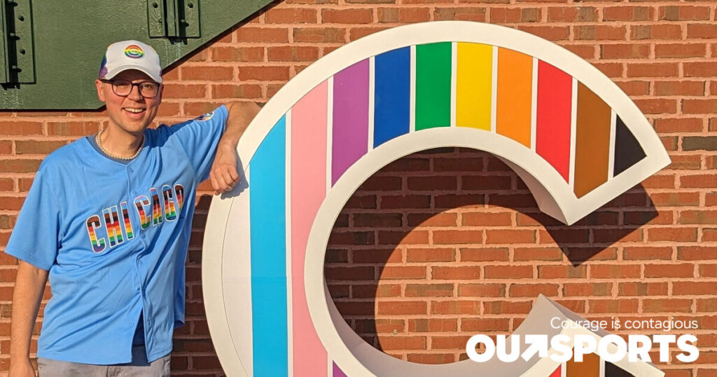 Wrigley Field est devenu gay lors de la Pride Night avec le maillot des Chicago Cubs Wrigley Field est devenu gay lors de la Pride Night avec le maillot des Chicago Cubs