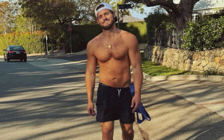 Colton Underwood réfléchit aux expériences « homoérotiques » des vestiaires