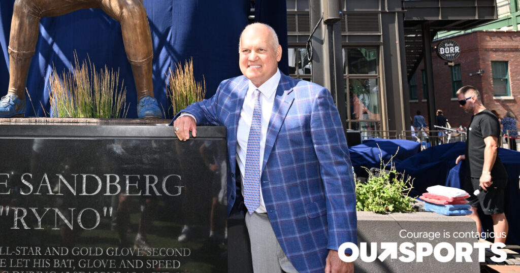 Ryne Sandberg montre qu'il y a de la vulnérabilité, voire des pleurs, dans le baseball lors de l'inauguration de sa statue Ryne Sandberg montre qu'il y a de la vulnérabilité, voire des pleurs, dans le baseball lors de l'inauguration de sa statue